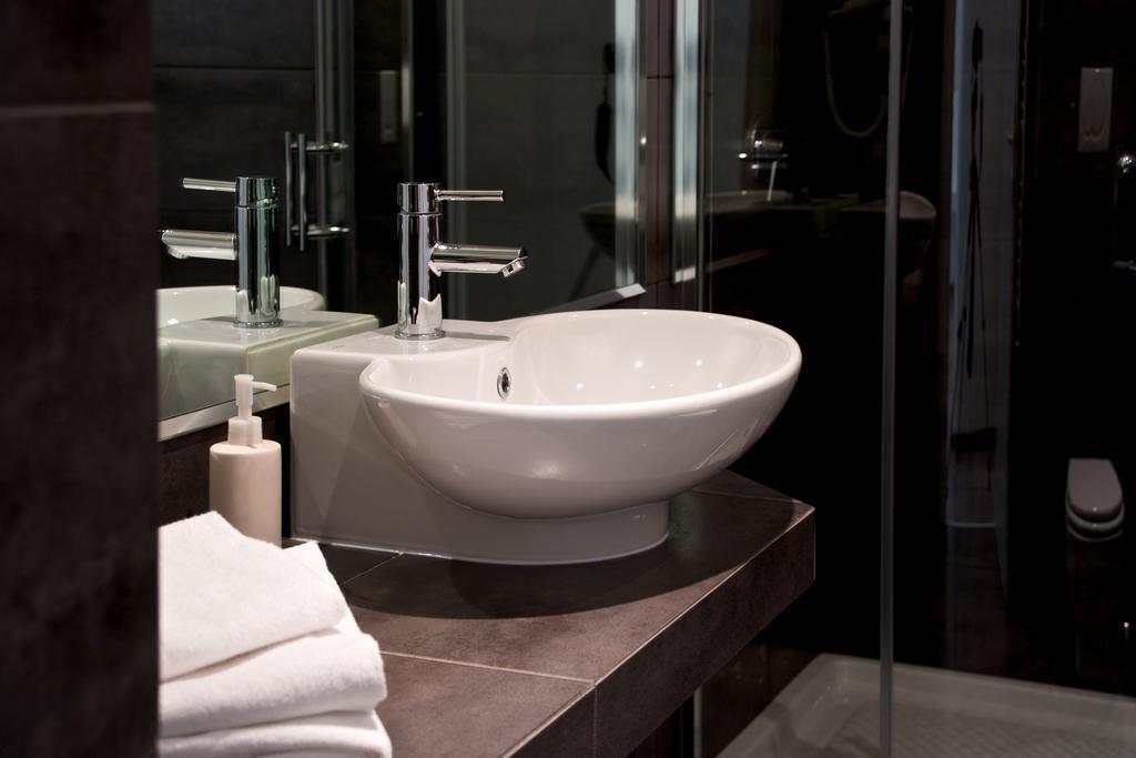 Roma Naif Rooms ภายนอก รูปภาพ