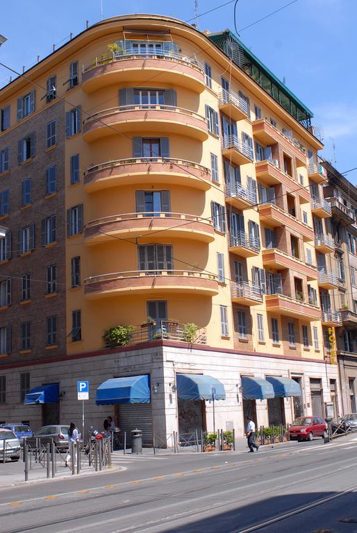 Roma Naif Rooms ภายนอก รูปภาพ